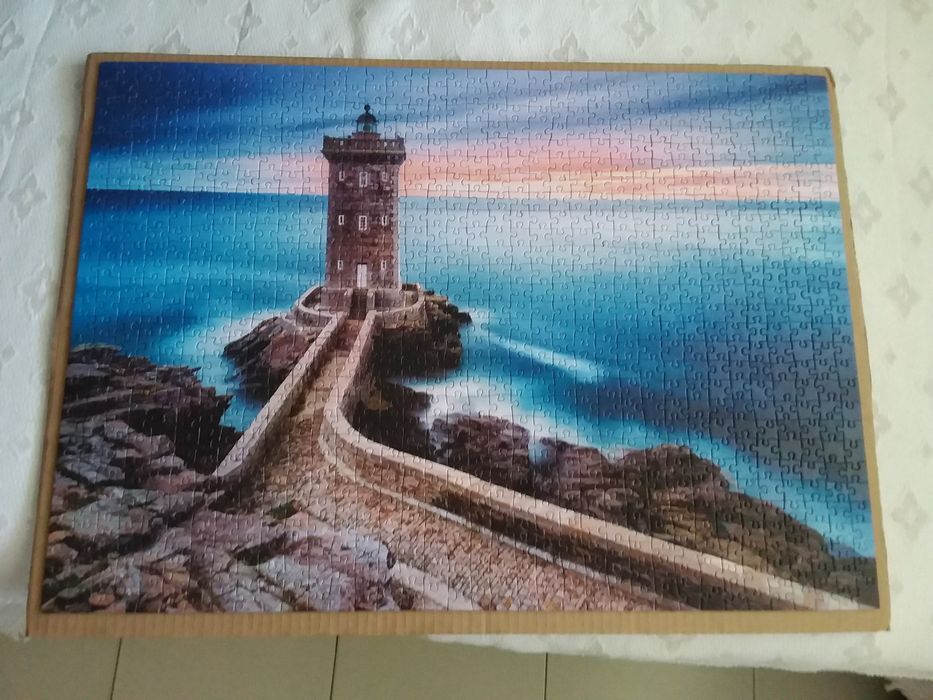 Caixa com 3 Puzzles de 1000 peças