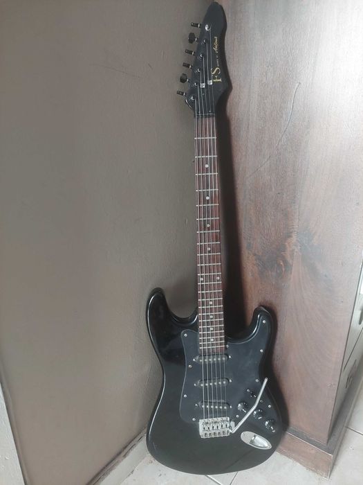 Guitarra elétrica Aria pro II stratocaster
