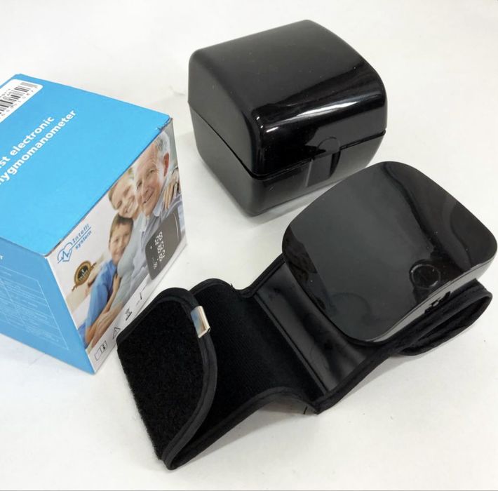 Тонометр на зап’ястя акумуляторний USB-C з пам’яттю. На запястье.