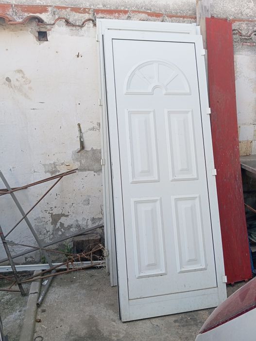 Portas de varanda e garagem
