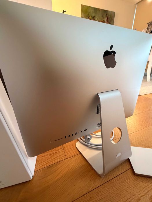 iMac 21.5" 4K Retina 2019 i3 8GB - Caixa Original