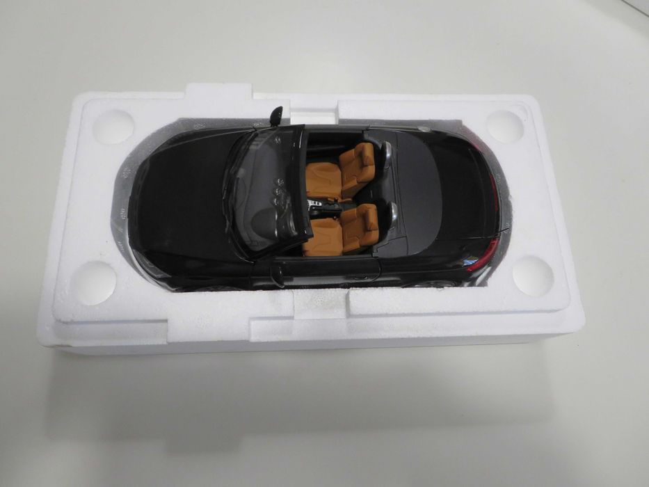 1/18 Audi TT Roadster - 2006 Preto