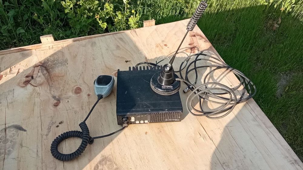 Автомобильная радиостанция Motorola max trac