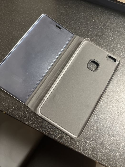 Sprzedam używane etui na telefon Huawei p10 lite z lusterkiem.
