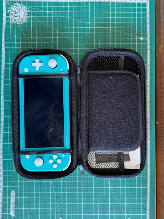 Nintendo Switch Lite com acessorios