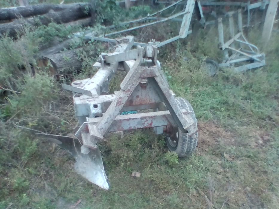 Продам плуг 3*30