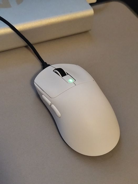 Rato Gaming ATTACK SHARK X3 49g Ultralight Mouse, PixArt Gaming Sensor PAW3395, Wireless/Wired Gaming Mouse