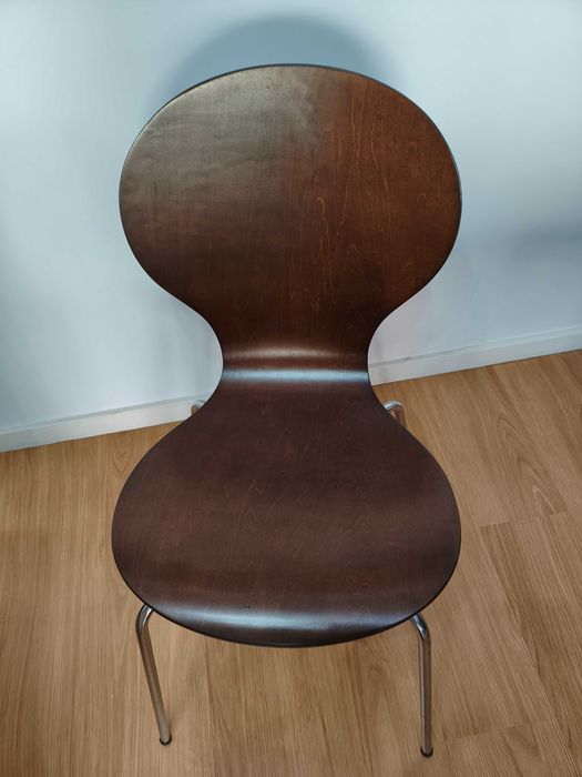 Conjunto : mesa e cadeiras