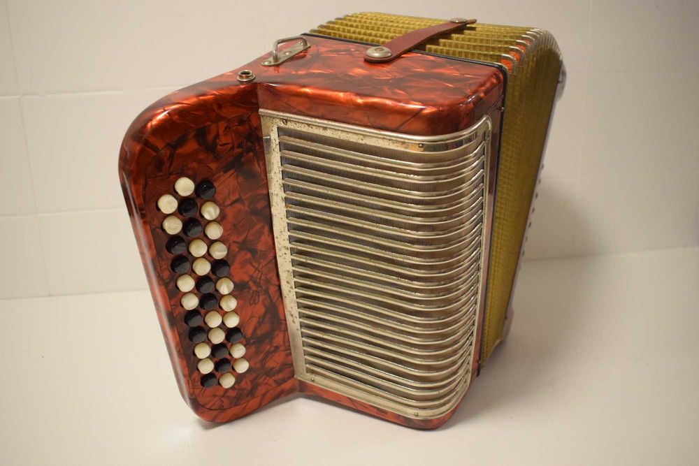 Acordeao Hohner Amati 2 Voz 48 Baixos, N 015