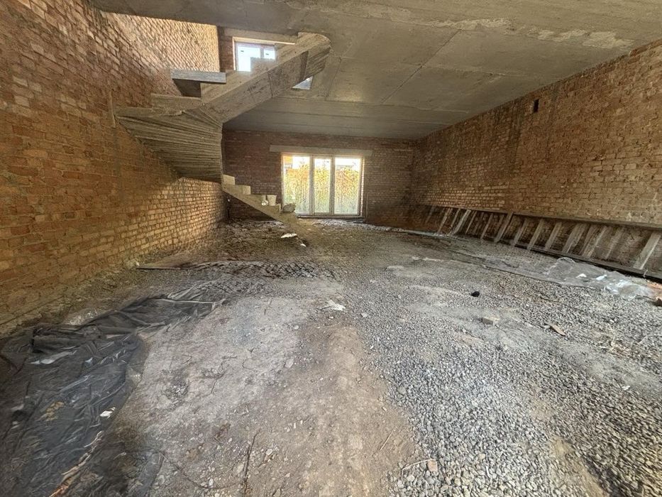 Продаж таухауса в топ локації без комісії для покупця