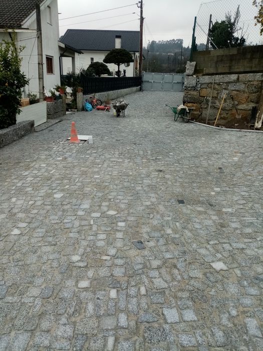 Faço serviço de calceteiro