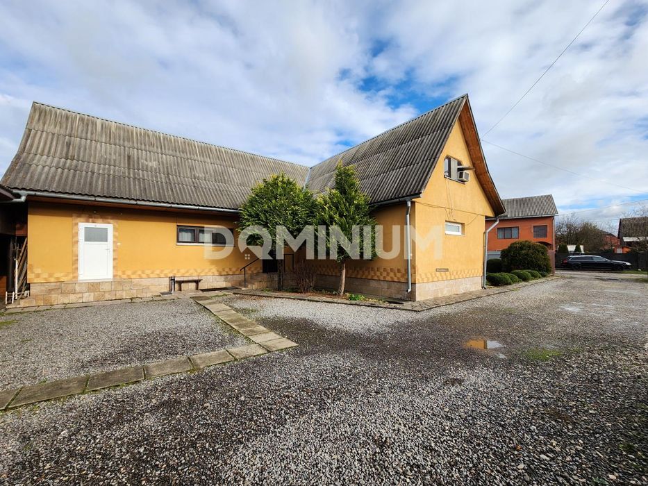 Продається готельний комплекс в м. Тячів