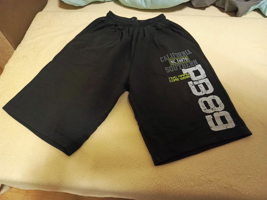 Spodenki chłopięce czarne roz. XL