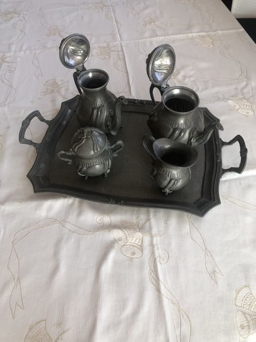 Servico decorativo em estanho