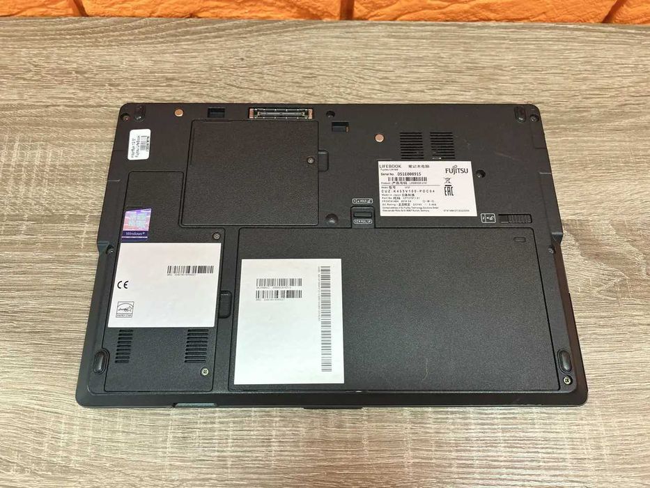 Ноутбук 12.5" Fujitsu U727 (1920х1080) IPS/i3-7100U, 8 RAM, 256/4G LTE