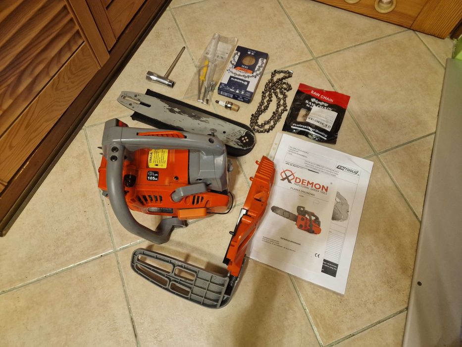 Piła spalinowa pilarka łańcuchowa gałęziówka DEMON