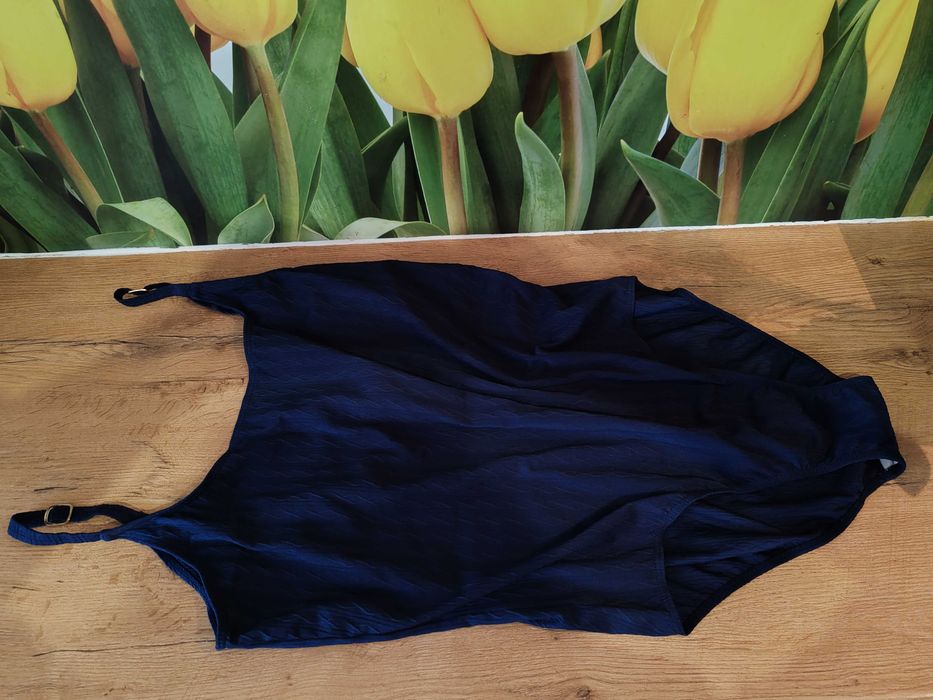 Wygodny granatowy strój kąpielowy jednoczęściowy rozm 52 nylon/spandex