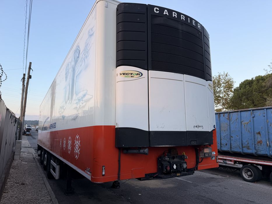 FRIGORIFICO FRUEHAUF Carrier Vector 1850MT Excelente Estado Eixo Firecional 2009 ###OPORTUNIDADE###