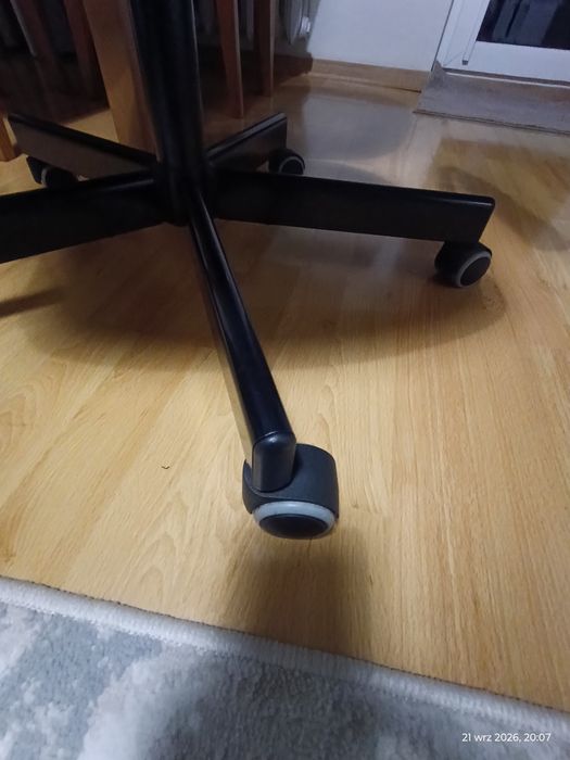 Krzesło biurowe, czarne  z Ikea ,stan dobry.