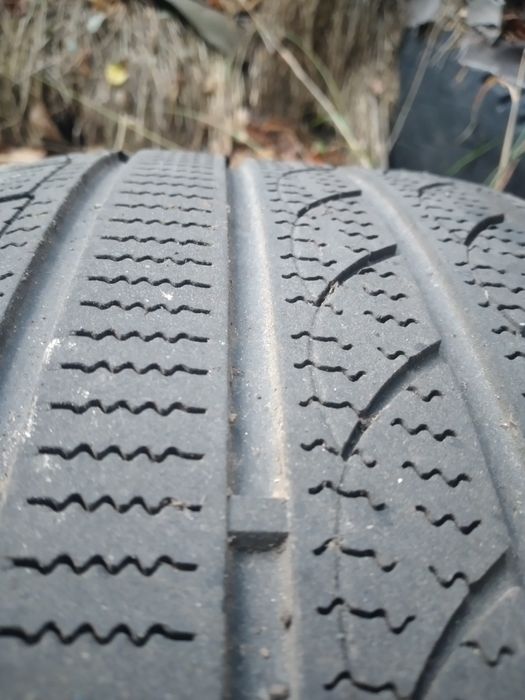 Шина одиночка 235/35 R19 зима