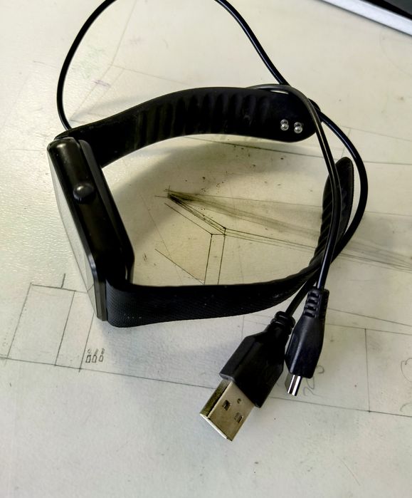 Smartwatch (suporta: BLUETOOTH, SIM e cartão MicroUSB)