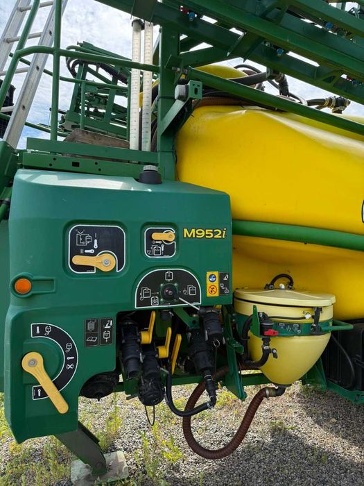 Обприскувач John Deere M952i