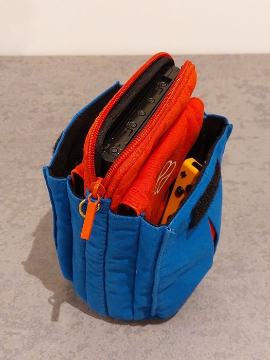 Nintendo Switch+ Comando Pro+Jogo+Bolsa+Cartão SD 64Gb