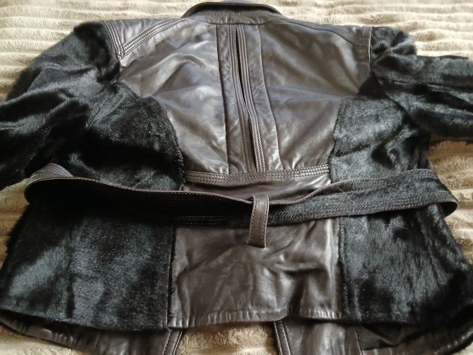 Продам шкіряну шикарну весняну куртку р 44