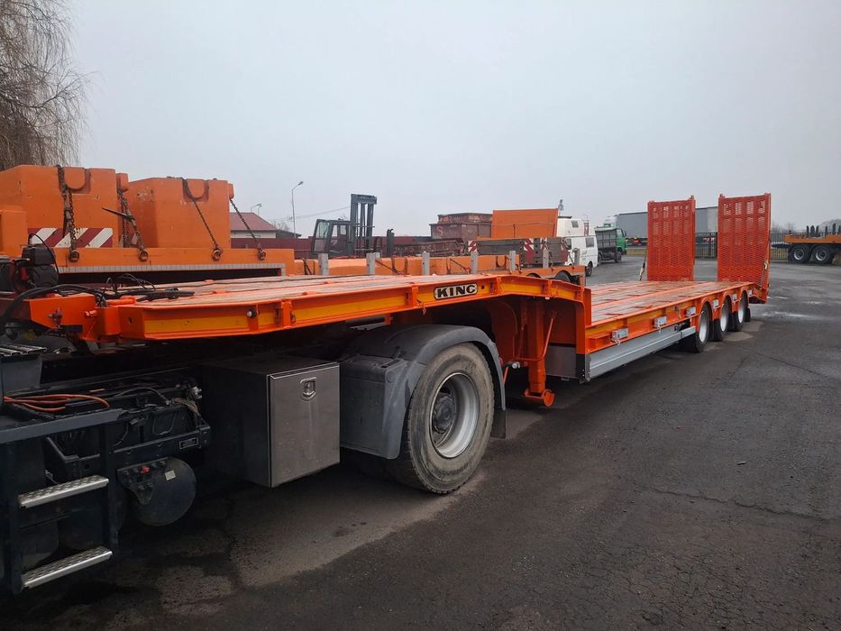 King GTS44/3  Naczepa niskopodwoziowa King 3 osiowa, najazdy , full wypas!!!