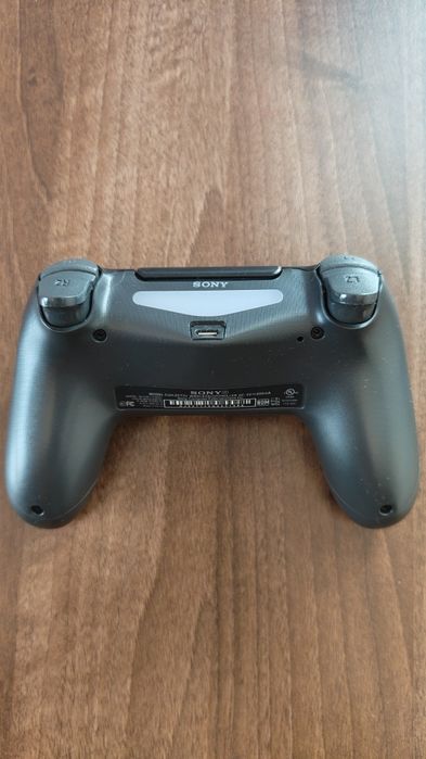 PlayStation 4 plus dodatki