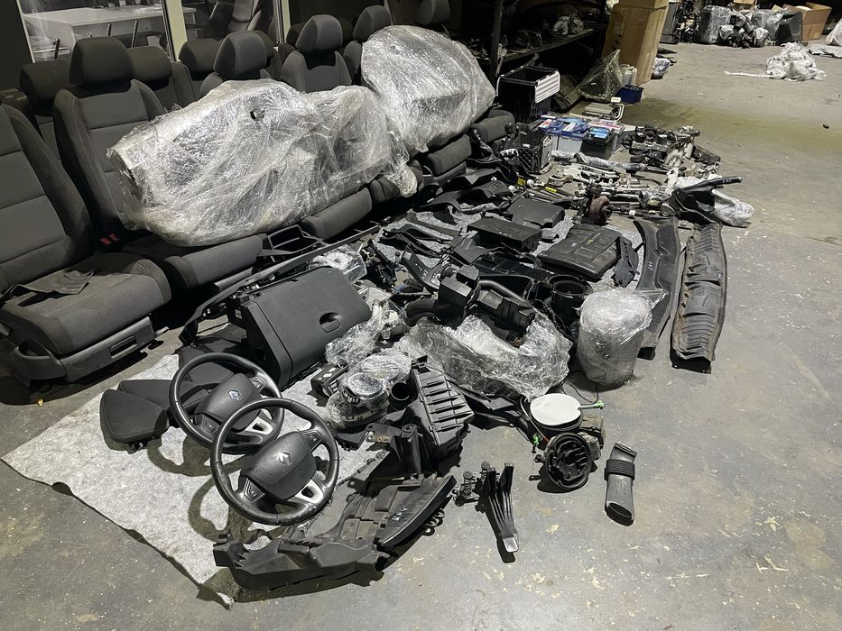 Запчастини меган 3 розборка шрот розбіра крило фара ляда запчасти стоп