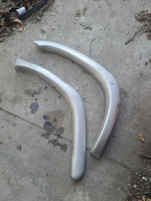 Накладка крила ліва 127956 права 127954 Toyota Rav 4 1995-1998