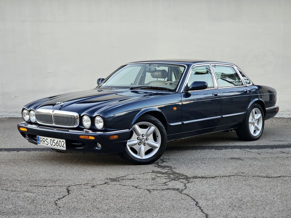 Jaguar XJ
