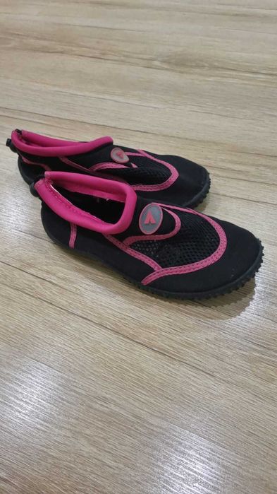 Buty do wody rozmiar 35