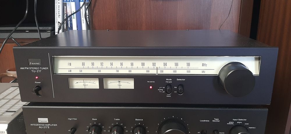 Sansui Tuner Stereo TU-217