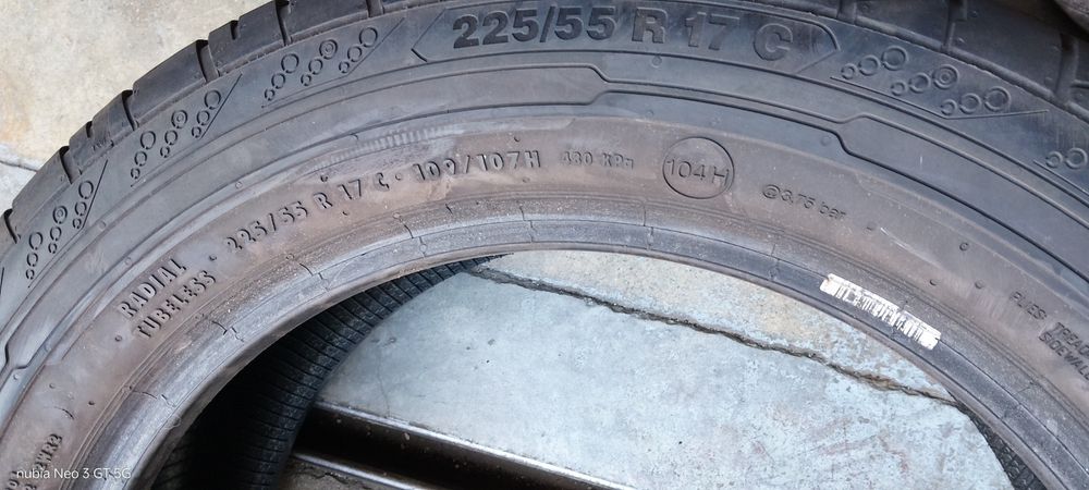 Pneus 225/55/17 continental  semi novos
