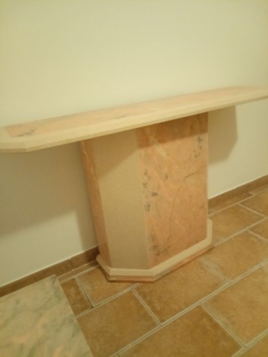 Moveis em marmore: Bancada + Mesa pequena