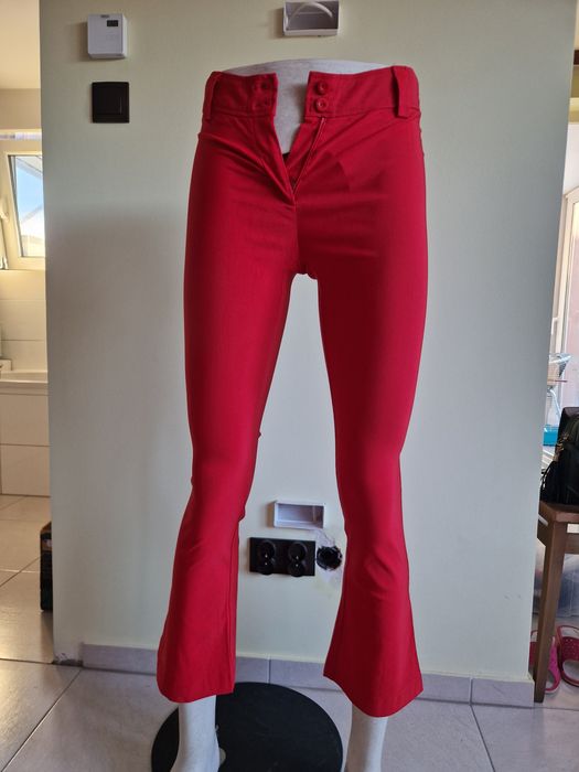 Spodnie czerwone dzwony