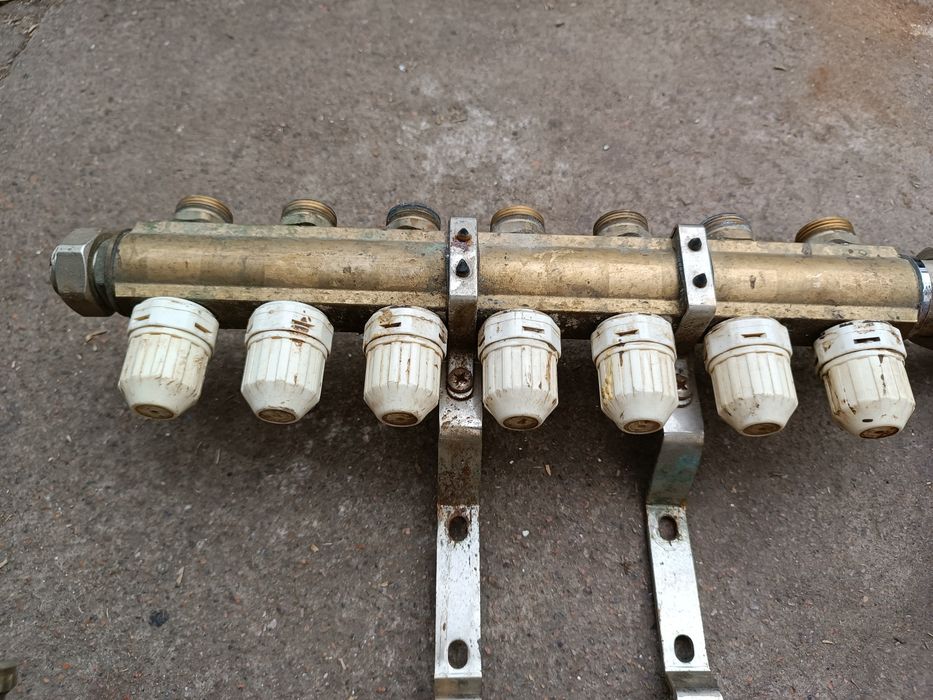 Коллектор теплого пола на 7 контурів Гребенка бронза