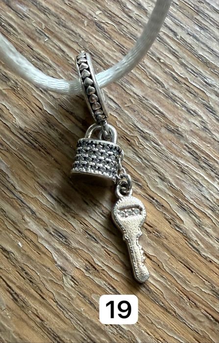 Шарми від Pandora