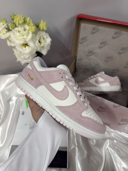 Nike Dunk Low Sail Pink трендові жіночі кросівки найк данк рожеві