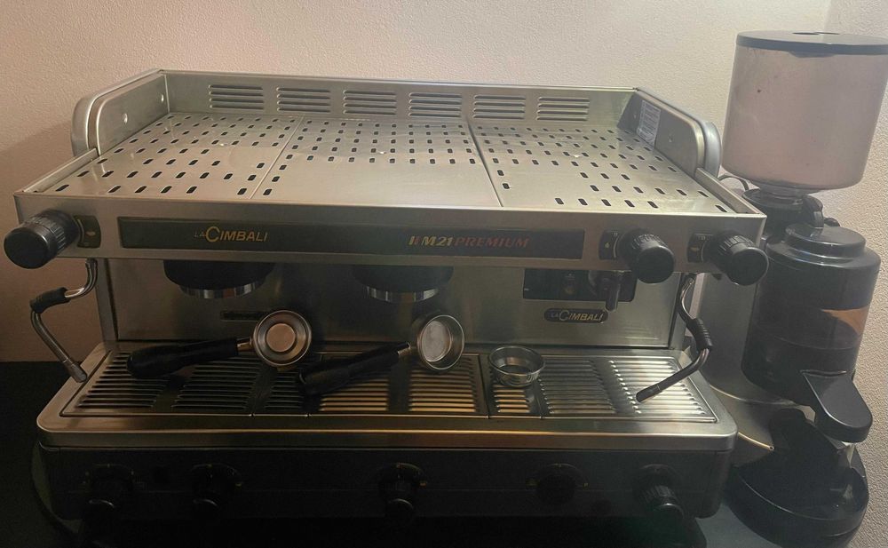 Máquina Café Profissional La Cimbali M21 & Moinho Brasilia RR45
