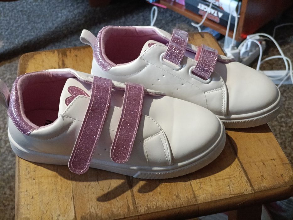 Sneakersy na rzepy dziewczęce r. 33