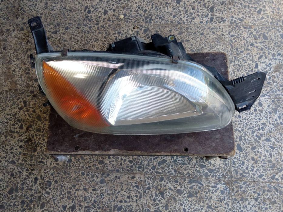 Farol frontal Ford Fiesta