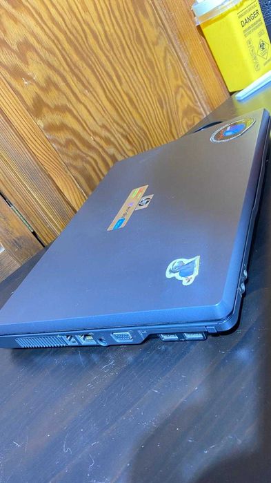 Computador Portatil Antigo -  muito bem estimado e funcional