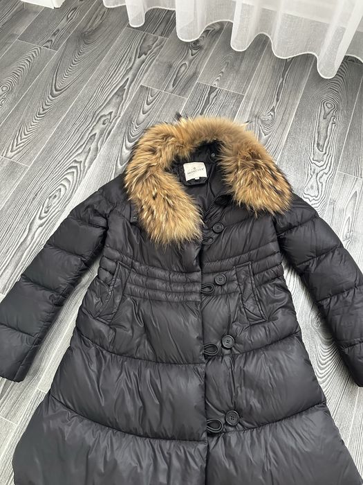 Moncler пухова куртка з натуральним хутром