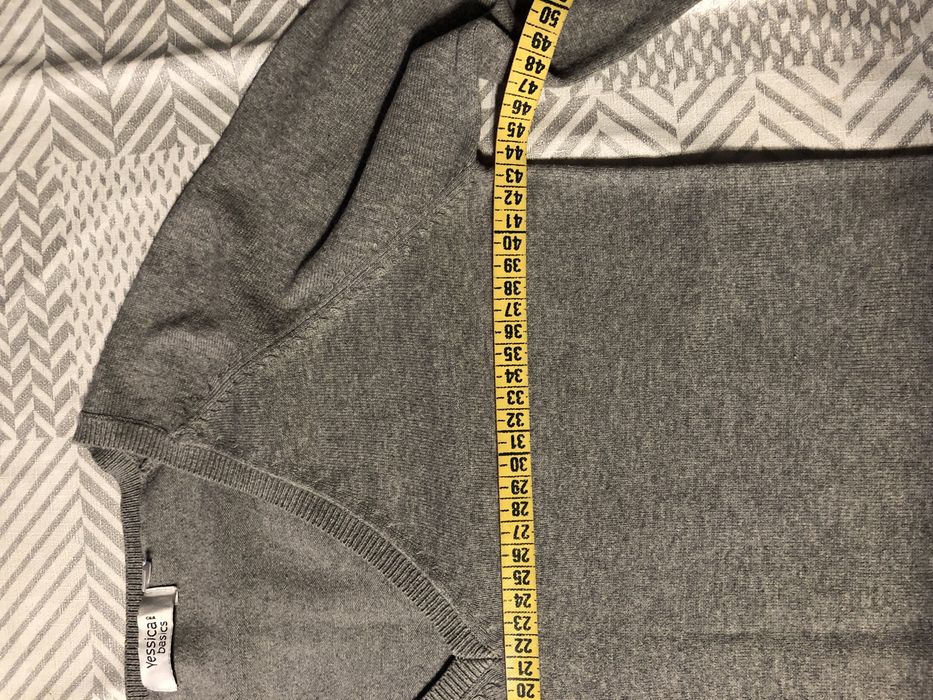 Sweter w serek rozm S