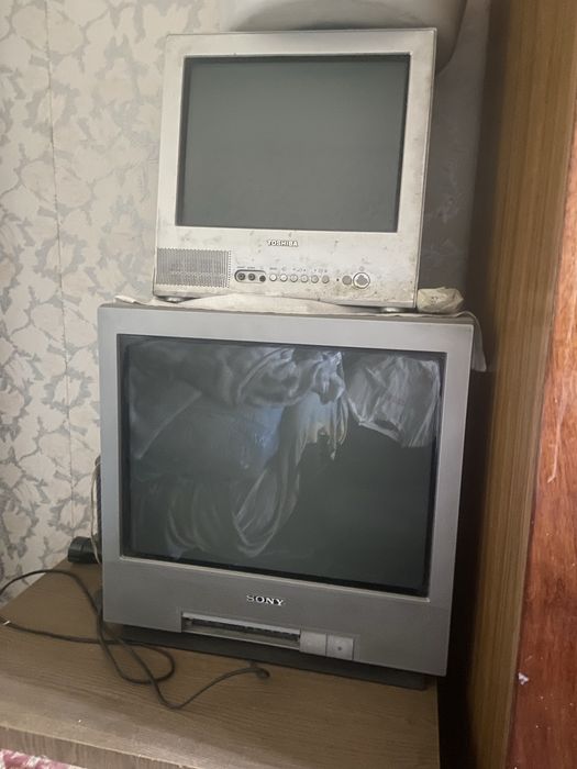 Телевизор 2 штуки sony toshiba
