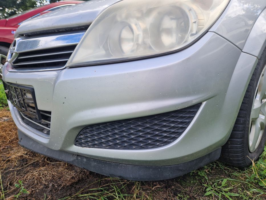 Zderzak przód Opel Astra H III lift lakier Z157