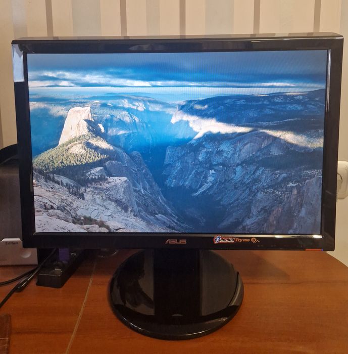 Монітор Asus VH196D 19" (дюймів) + дріт та перехідник
